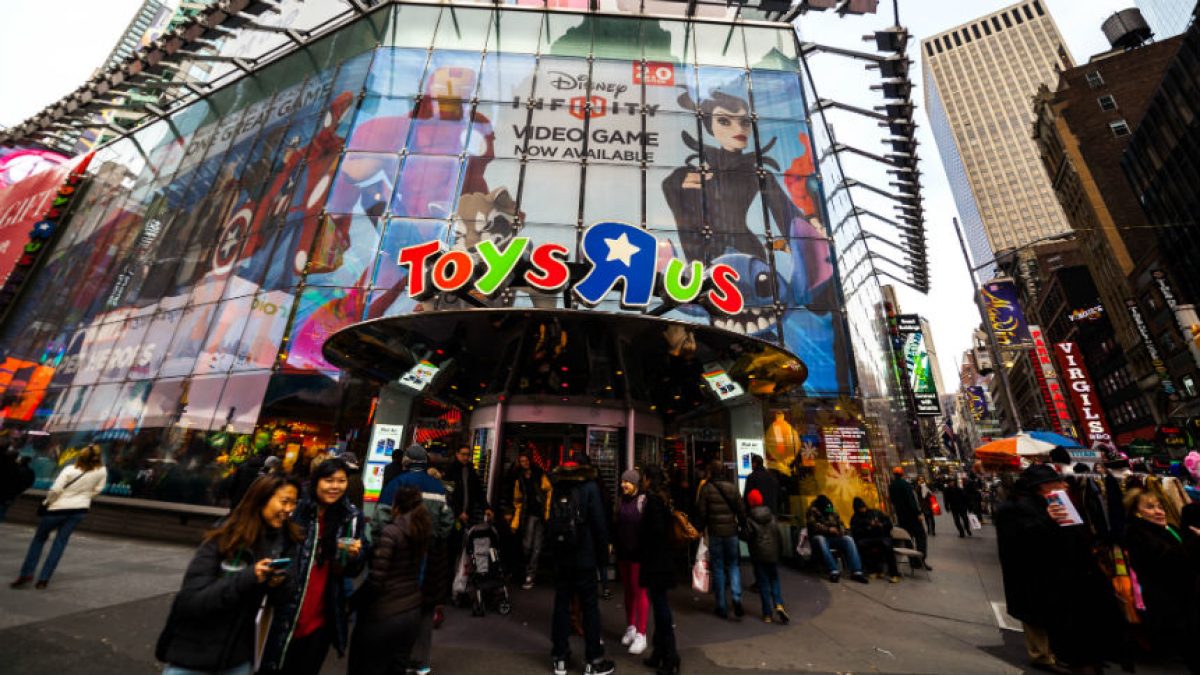 Tradicional loja de brinquedos, Toys'R'Us fecha todas as lojas nos