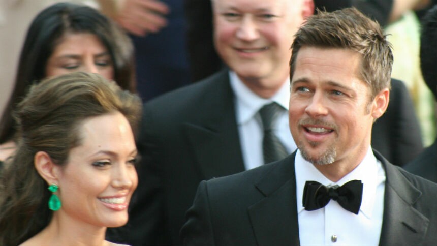 Brad Pitt e Angelina Jolie continuam juntos. Mas num projeto de champanhe rosé
