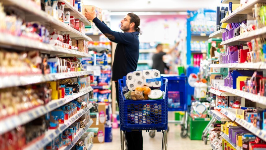 Fluxo de pessoas em supermercados cai, mas gastos crescem 39%, aponta estudo da Dotz