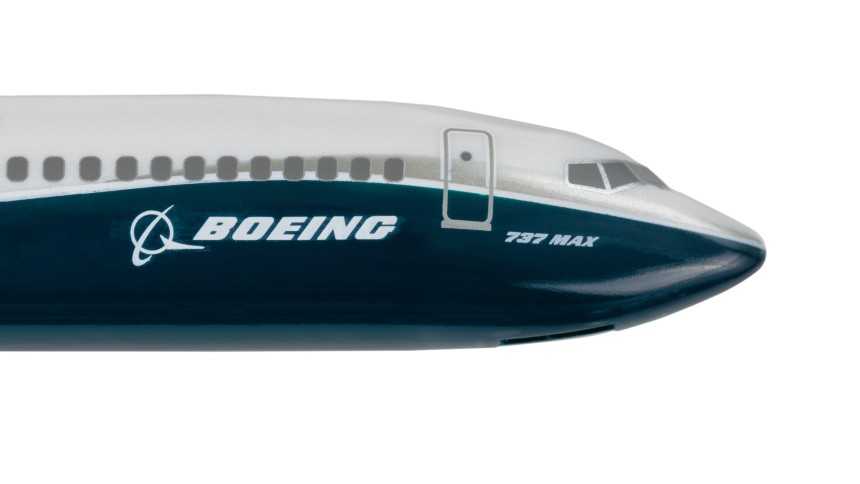 O 737 MAX 8 volta aos ares em testes oficiais. Mas o horizonte da Boeing segue nublado
