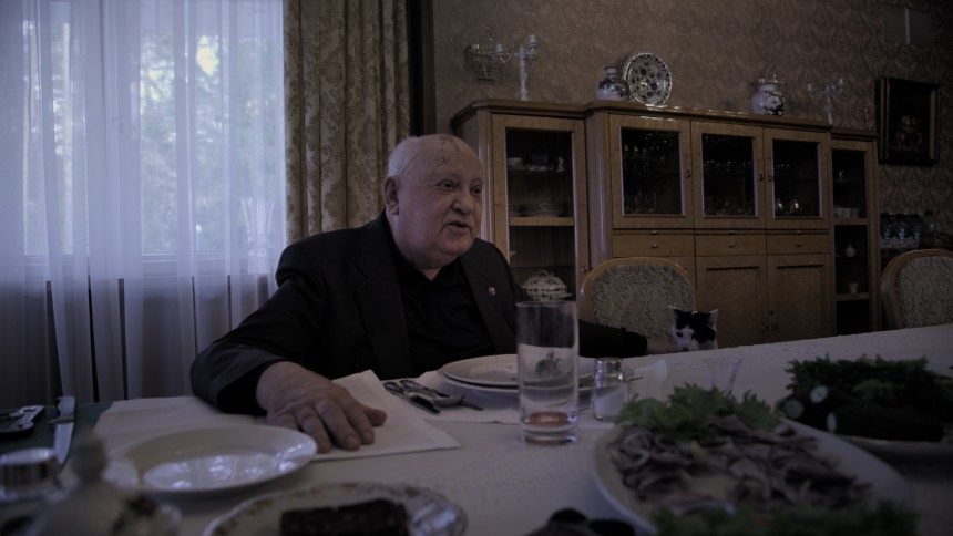 Herói ou traidor? Gorbachev, último líder da União Soviética, passa a limpo sua história