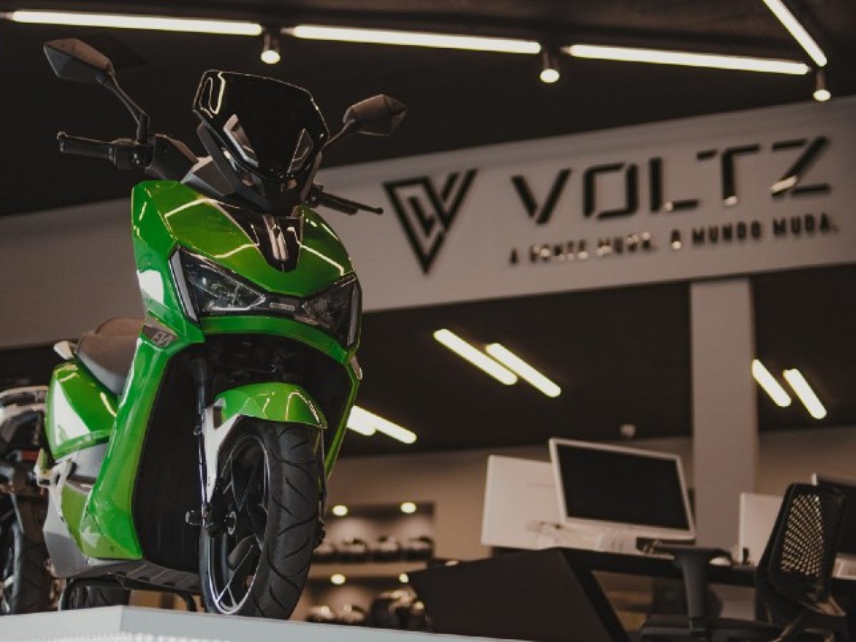 Moto elétrica esportiva 'acessível' começa a ser vendida por US