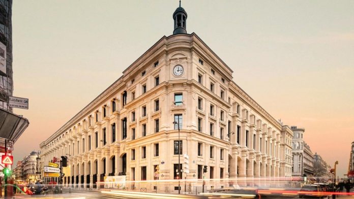 Hotel de luxo Paris Madame Reve esquina