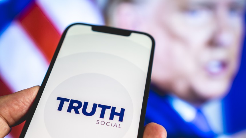 Truth, a rede social de Donald Trump, perde prazo e valor de ação desaba