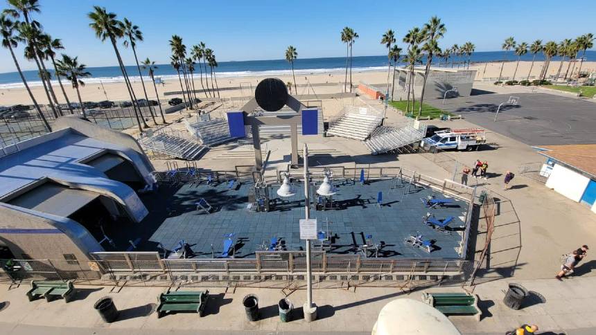 Símbolo da era fitness, Muscle Beach, na Califórnia, reabre com toque brasileiro