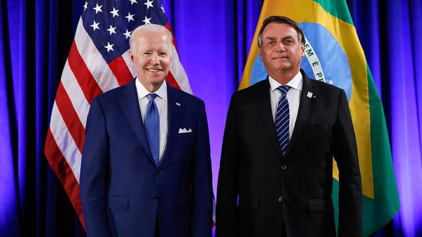 Na questão dos combustíveis, Bolsonaro e Biden estão "alinhados"?