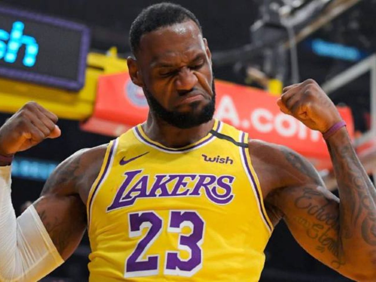 VÍDEO: LeBron James e o lance livre mais embaraçoso da carreira - CNN  Portugal