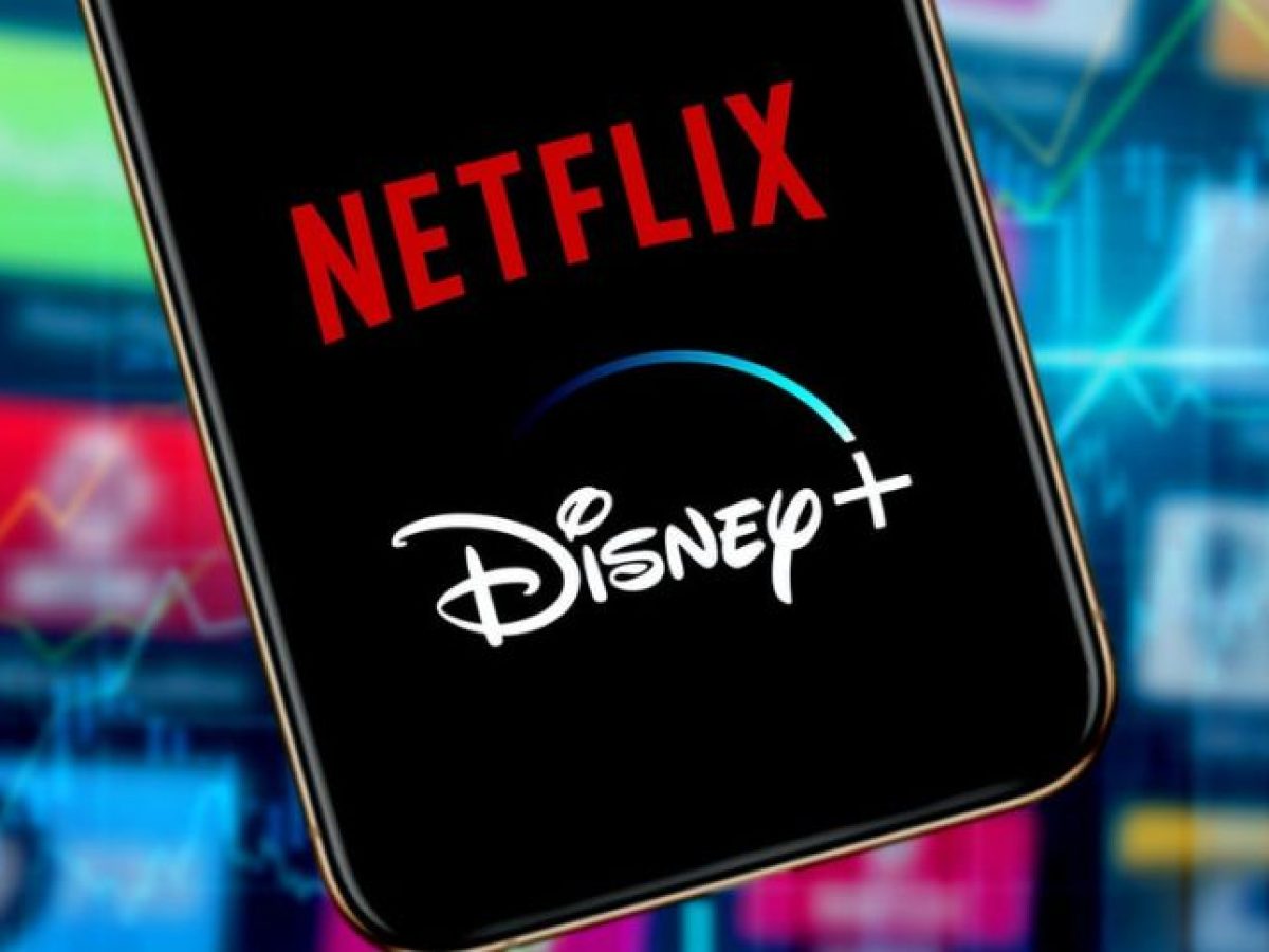 Disney+, Netflix e  flertam nas redes sociais e surpreendem