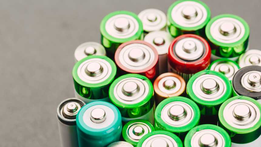 Como pilhas recicladas estão dando “energia” para as lavouras