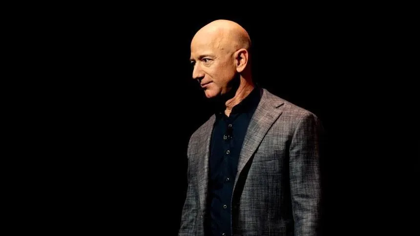 Jeff Bezos "volta ao batente" com startup de inteligência artificial de US$ 6,2 bilhões
