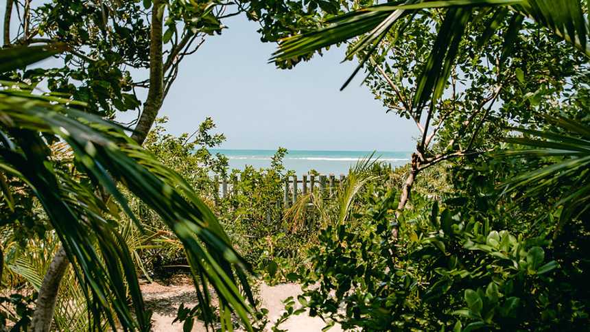 O Uxua, já eleito o melhor resort do mundo, quer preservar Trancoso