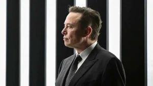 Musk vence disputa e faz rolar primeira cabeça (bilionária) do governo Trump