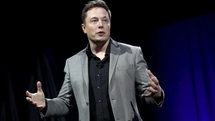 Mesmo em baixa, Elon Musk continua voando alto