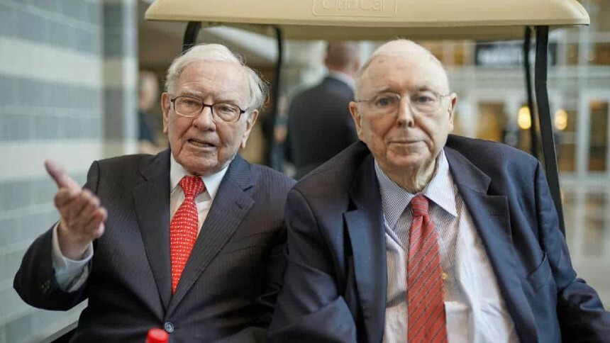Buffett, 92 anos, e Munger, 99 anos, superam mercado e seguem com pique para 2023