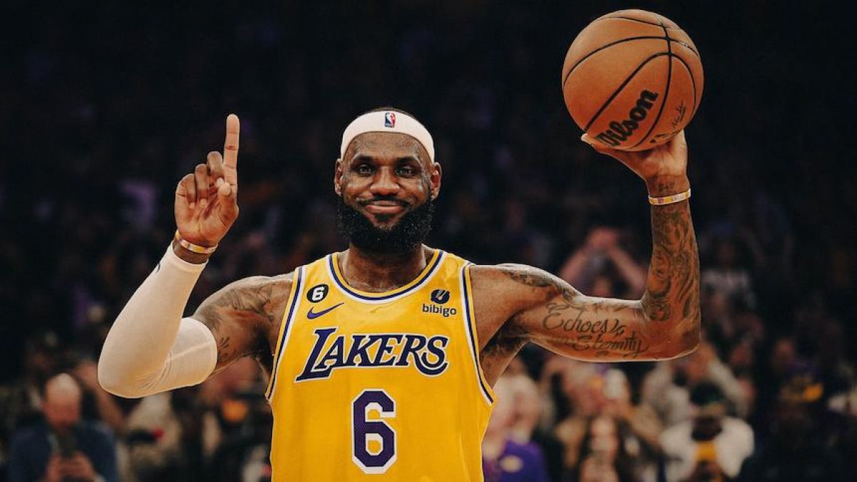 Como LeBron James se tornou o rei das quadras e um craque dos negócios -  NeoFeed