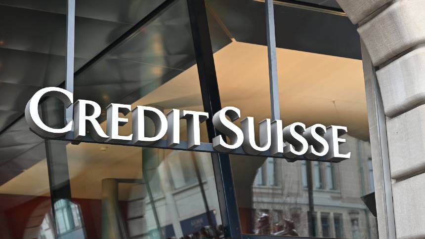 Credit Suisse desaba e espalha medo de crise bancária na Europa