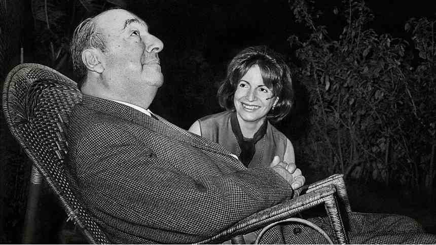 Poeta Pablo Neruda e sua esposa Matilde Urrutia, Rio de Janeiro, 1968. (Evandro Teixeira/Acervo IMS)