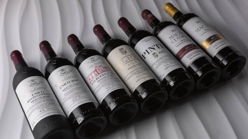 O portfólio dos vinhos feitos na Espanha: Vega Sicilia Único Reserva Especial, Único, Valbuena, Alión, Pintia, Macán Classico, Macán
