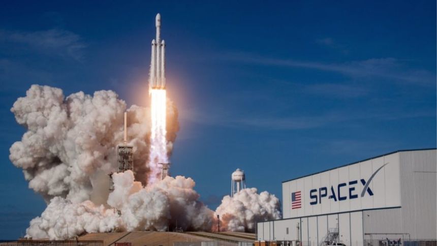 SpaceX tem receita na terra e valuation no espaço