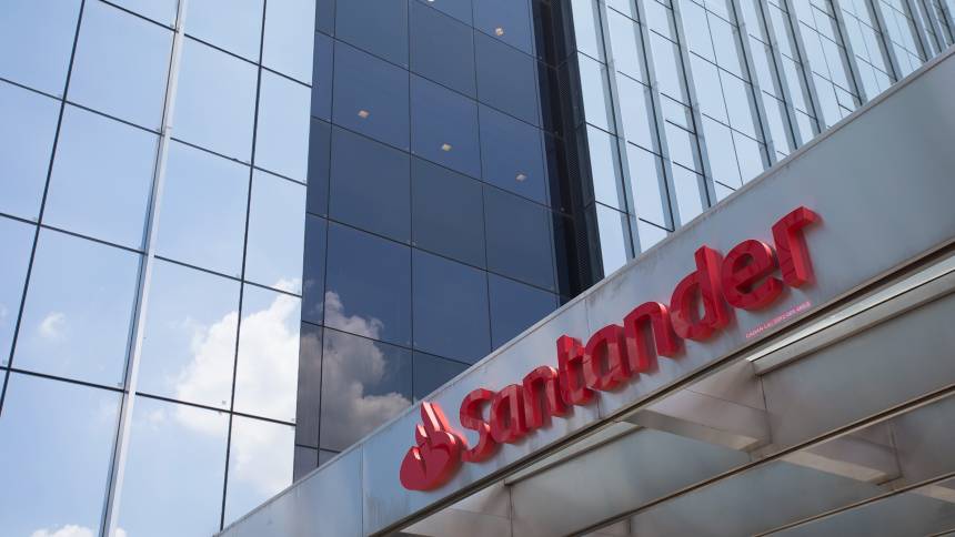 Após domar inadimplência, Santander mira retomada da rentabilidade