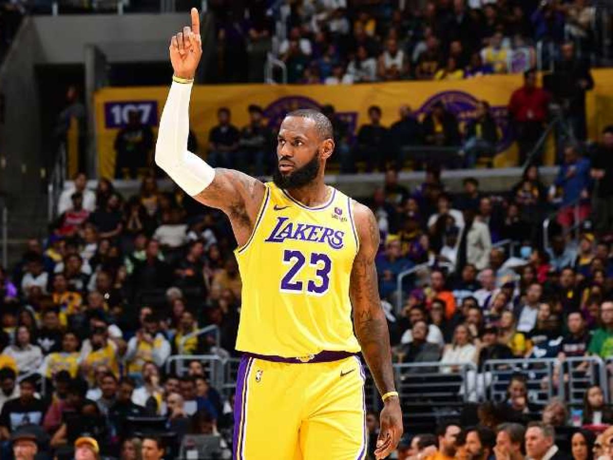 Lebron James Biografia: Maior jogador de basquete de todos os