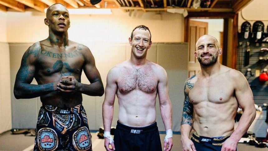 Frequentemente, Zuckerberg treina com lutadores profissionais de MMA, como Israel Adesanya e Alexander Volkanovski (Foto: Instagram)