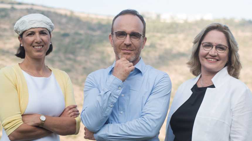 A startup fundada por Shulamit Levenberg, Didier Toubia e Neta Lavon <em>(da esq. para dir.)</em> já levantou quase US$ 120 milhões (Foto: Aleph Farms)