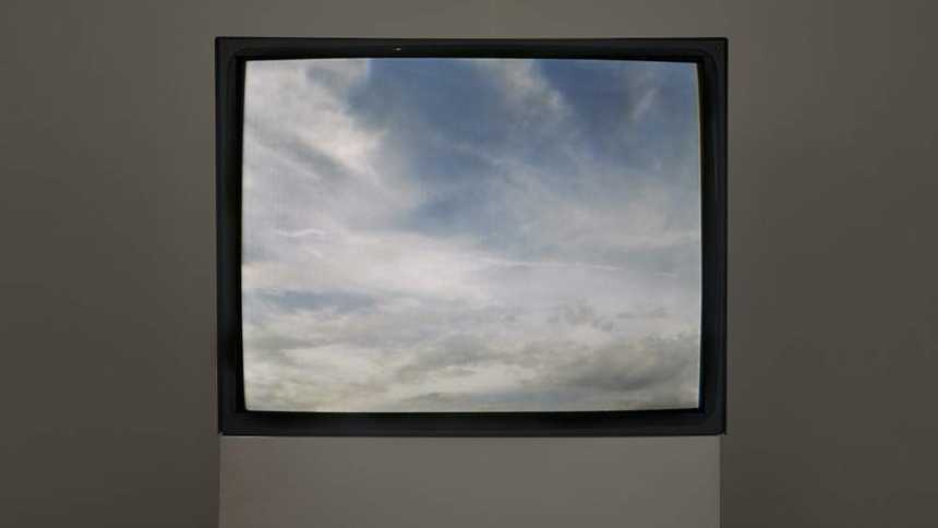 A videoescultura <em>Sky TV</em>, de 1966, foi definida pela artista como uma "TV para ver o céu" (Foto: Tate Modern)