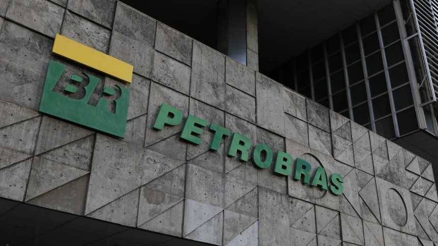 Os dois "cortes" da Petrobras: dos dividendos e do mercado