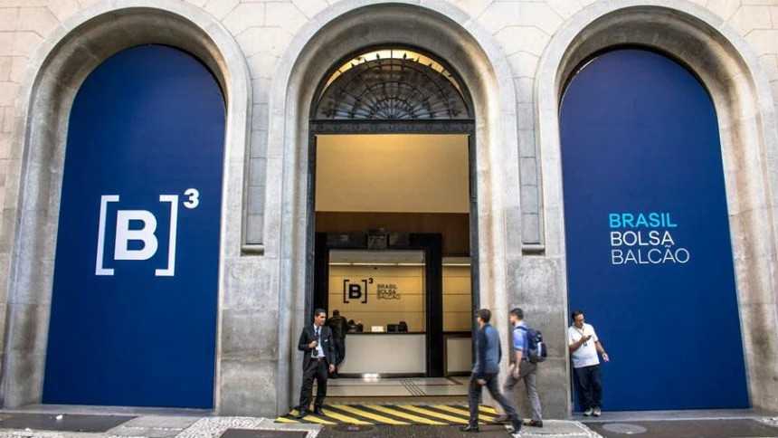 Santander indica compra para ação da B3, que cai mais de 20% no ano
