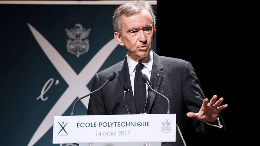 Bernard Arnault investe na Richemont, dona da Cartier, “na física” (por enquanto?)