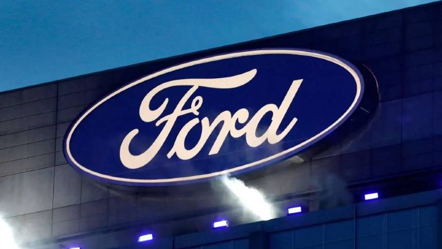 Ford "engata ré" nos EUA com erros do passado