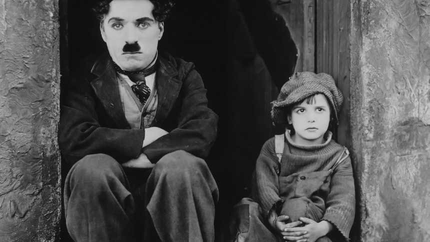 Charles Chaplin: o "espírito de um vagabundo" sob a ótica de suas origens ciganas