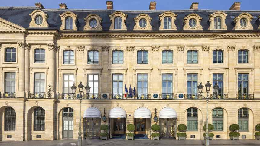 Hotel Ritz, símbolo da sofisticação parisiense, leiloa os seus "universos"