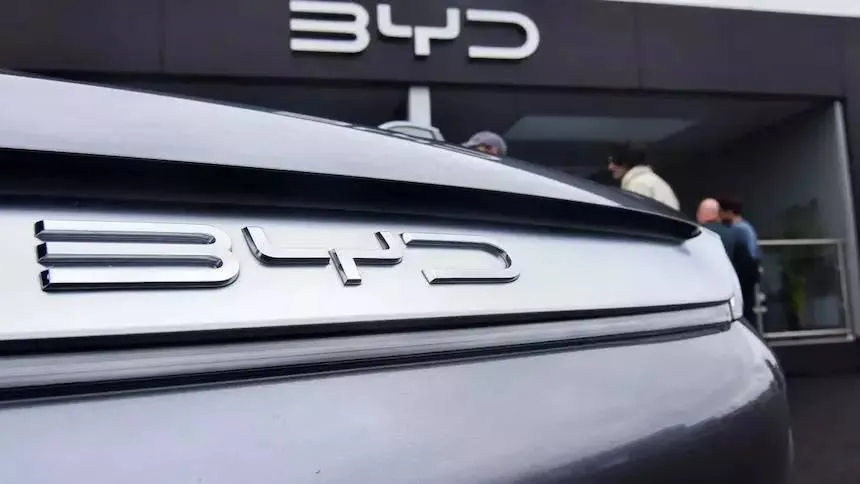 A BYD perde força nas vendas de carros elétricos e liga o sinal de alerta de investidores na bolsa