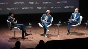 Frederico Trajano, CEO do Magazine Luiza; Alberto Griselli, CEO da TIM; e Carlos Sambrana, cofundador do NeoFeed