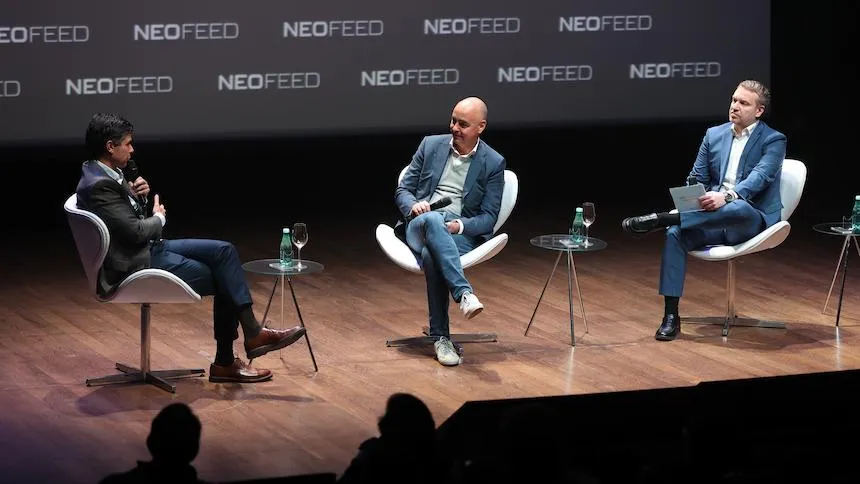 Frederico Trajano, CEO do Magazine Luiza; Alberto Griselli, CEO da TIM; e Carlos Sambrana, cofundador do NeoFeed