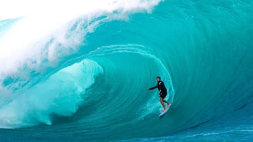 "Eu preciso ter medo", diz Carlos Burle, bicampeão mundial de ondas gigantes