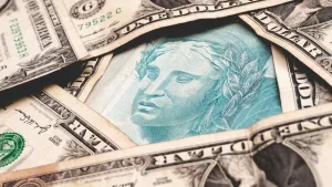 Dólar e real investimento estrangeiro