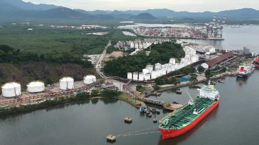 No Porto de Santos, Ageo Terminais "enche o tanque" para expandir armazéns de granéis líquidos