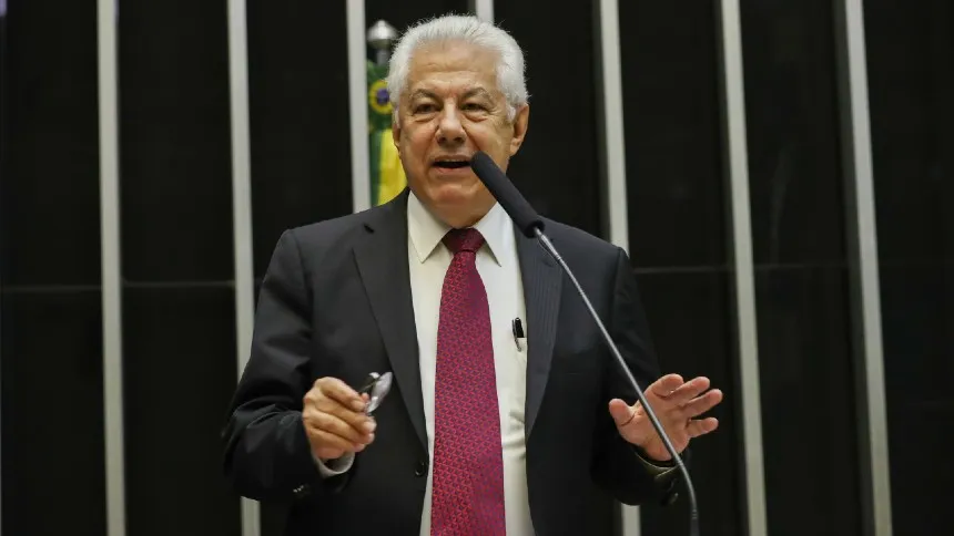 “A questão central não é o Bolsonaro: é dinheiro”, diz deputado Arlindo Chinaglia
