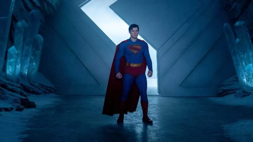 Para o alto e avante: Superman volta à essência e à fórmula de sucesso (ingênuo e otimista)