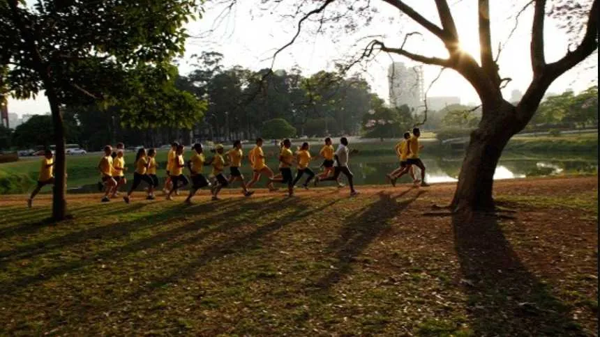 A "corrida de obstáculos" entre o Parque Ibirapuera e as assessorias esportivas
