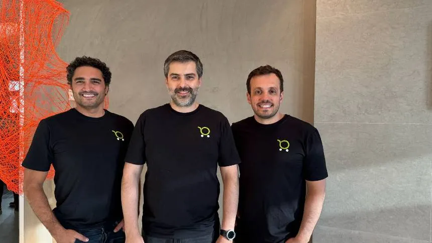 Romero Rodrigues (à esq.), sócio da Headline, Henrique Echenique, cofundador e CEO da Mercado de Recebíveis, e Gabriel Alves, sócio da Headline