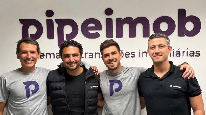 Roberto Nascimento (à esq.) da Pipeimob; Romero Rodrigues, sócio da Headline; Renato Rodrigues e Danilo Herrero, respectivamente, COO e cofundador da proptech
