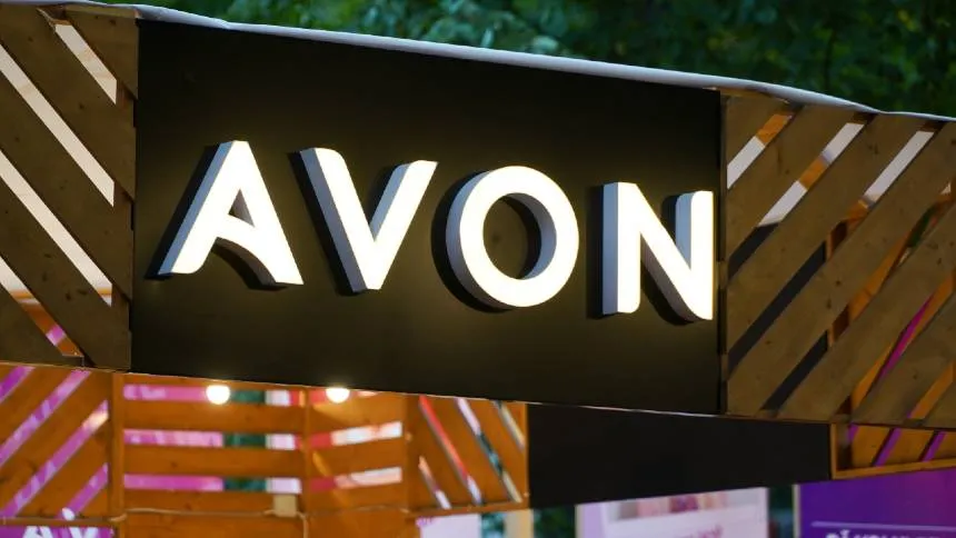 Natura começa a vender (em pedaços) a Avon