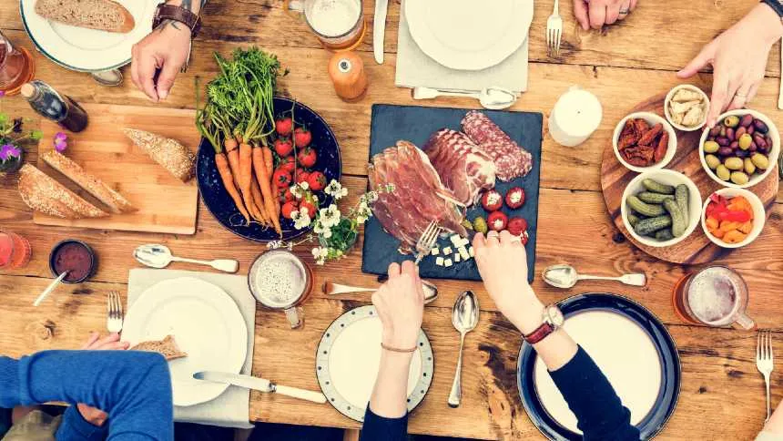 O que a ciência diz sobre locações do tipo Airbnb e o desperdício de alimentos