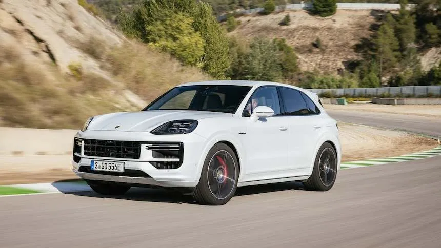 A virada brusca da Porsche para "bater" em um prejuízo de € 1 bilhão porsche elétrico Cayenne Turbo E-Hybrid