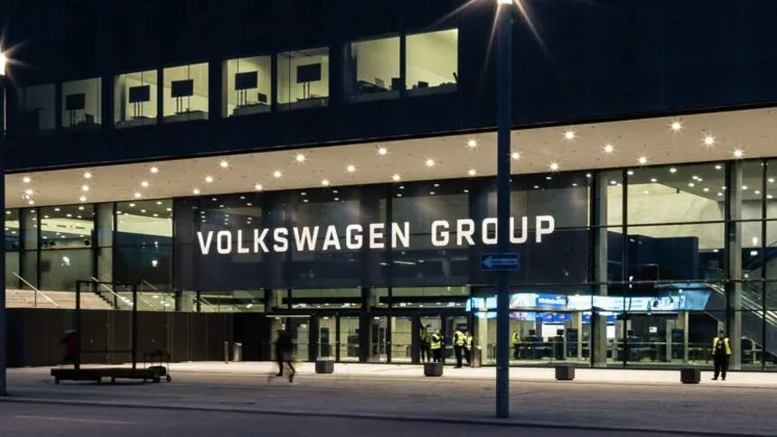 Tarifas de Trump e freio nos elétricos da Porsche custam € 5 bilhões à Volkswagen