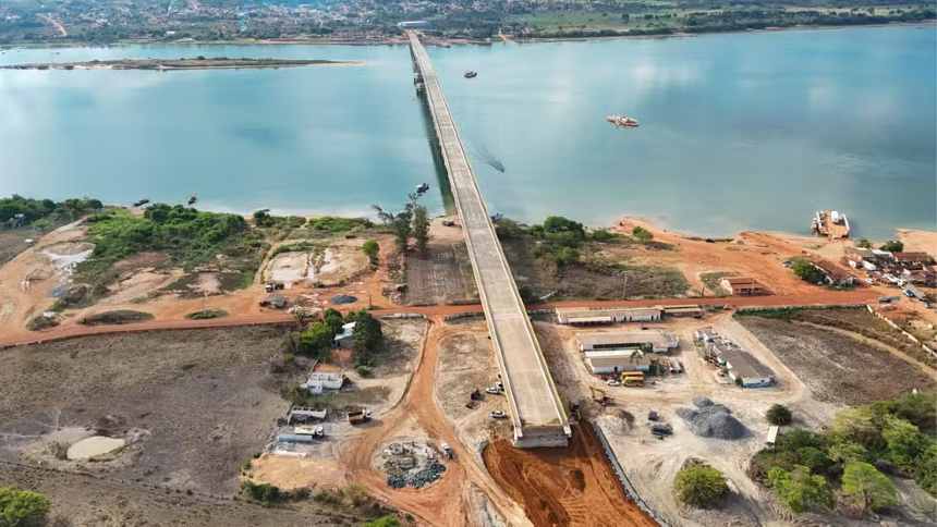 Ponte concluída em fevereiro, sem obras de acesso